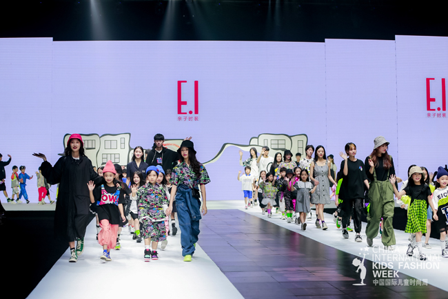 E.I一爱亲子时尚携“伴”来袭 演绎2020中国国际儿童时尚周开幕大秀